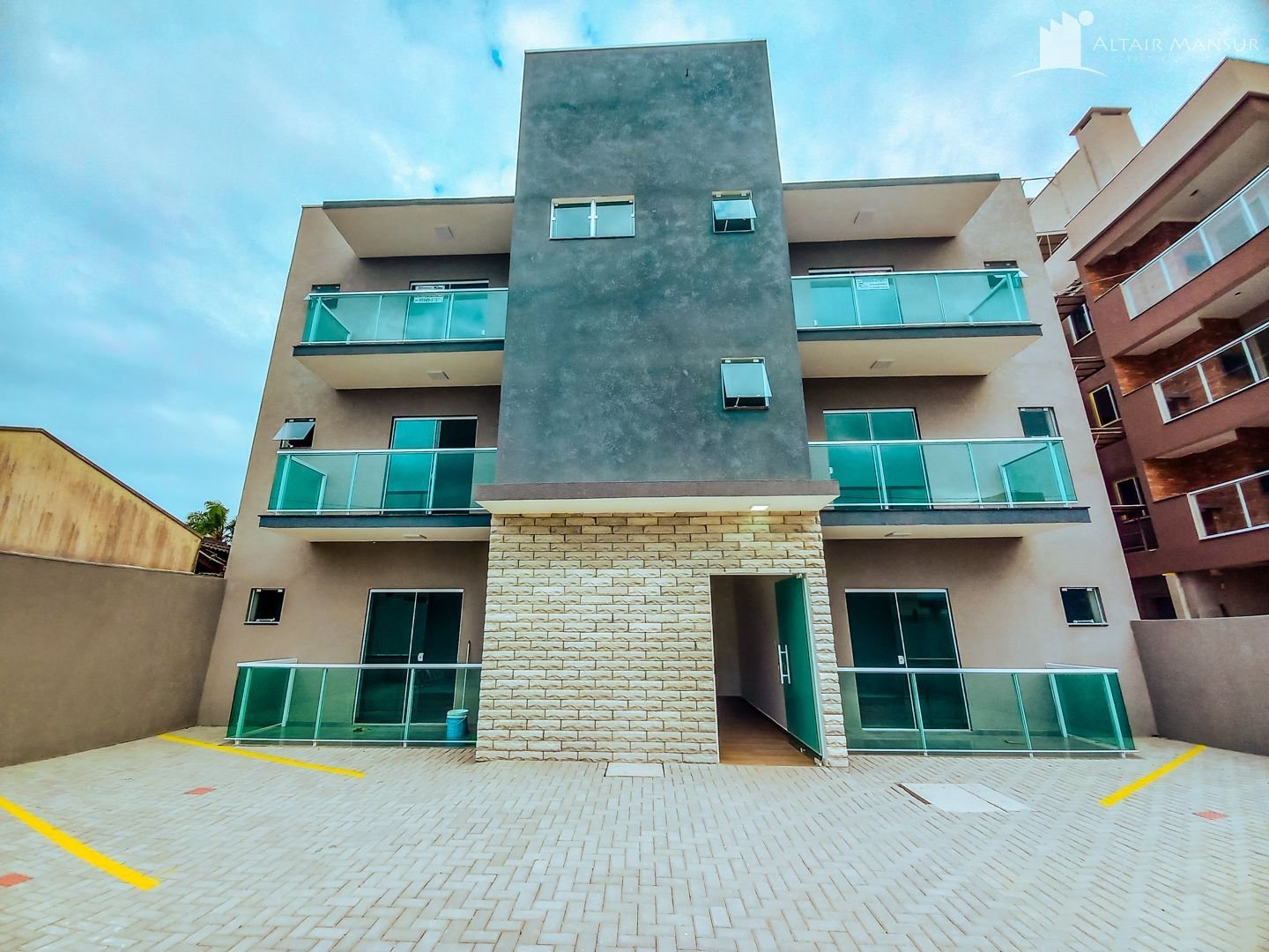 Apartamento à Venda em Itapoá SC – Paese – Foto 1 | Altair Mansur Imóveis Foto 1 de Apartamento à Venda em Itapoá SC - Bairro Paese - Altair Mansur Imóveis