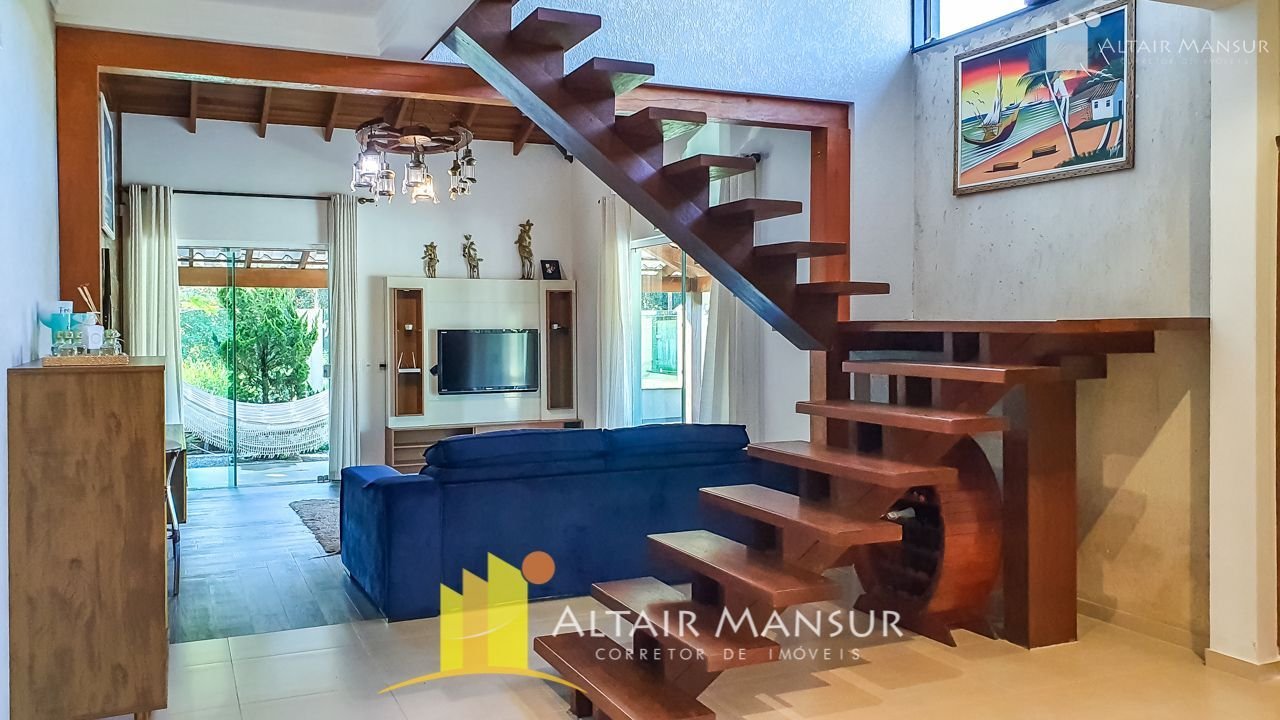 Casa Alto Padrão à Venda 250m² – 4 Quartos, 4 Vagas, Varanda e Deck, Itapoá – SC – Foto 13 | Altair Mansur Imóveis Casa Alto Padrão à Venda 250m² – 4 Quartos, 4 Vagas, Varanda e Deck, Itapoá – SC