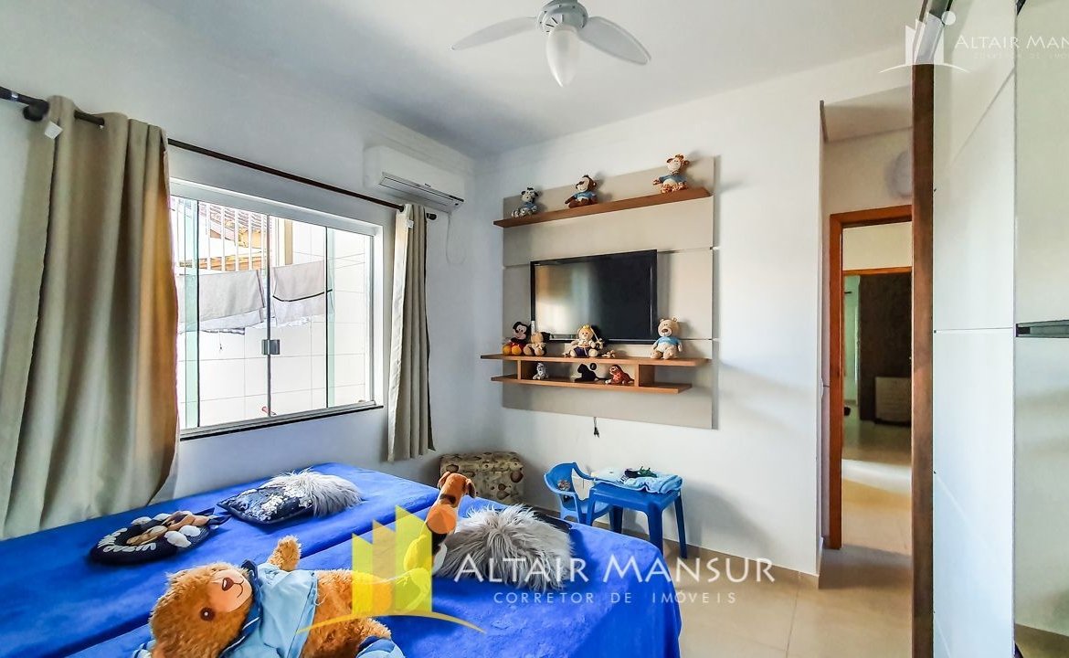Casa Alto Padrão à Venda 250m² – 4 Quartos, 4 Vagas, Varanda e Deck, Itapoá – SC