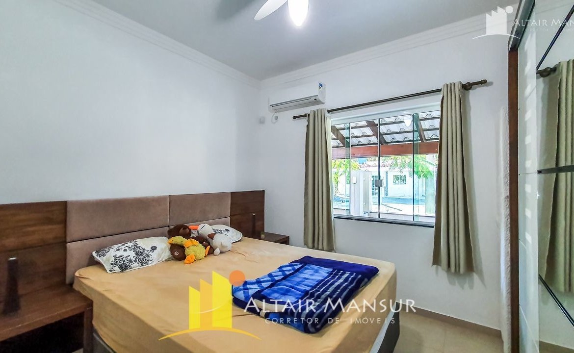 Casa Alto Padrão à Venda 250m² – 4 Quartos, 4 Vagas, Varanda e Deck, Itapoá – SC