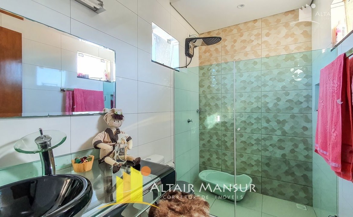 Casa Alto Padrão à Venda 250m² – 4 Quartos, 4 Vagas, Varanda e Deck, Itapoá – SC