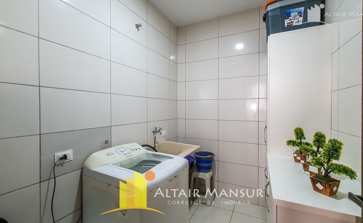 Casa Alto Padrão à Venda 250m² – 4 Quartos, 4 Vagas, Varanda e Deck, Itapoá – SC