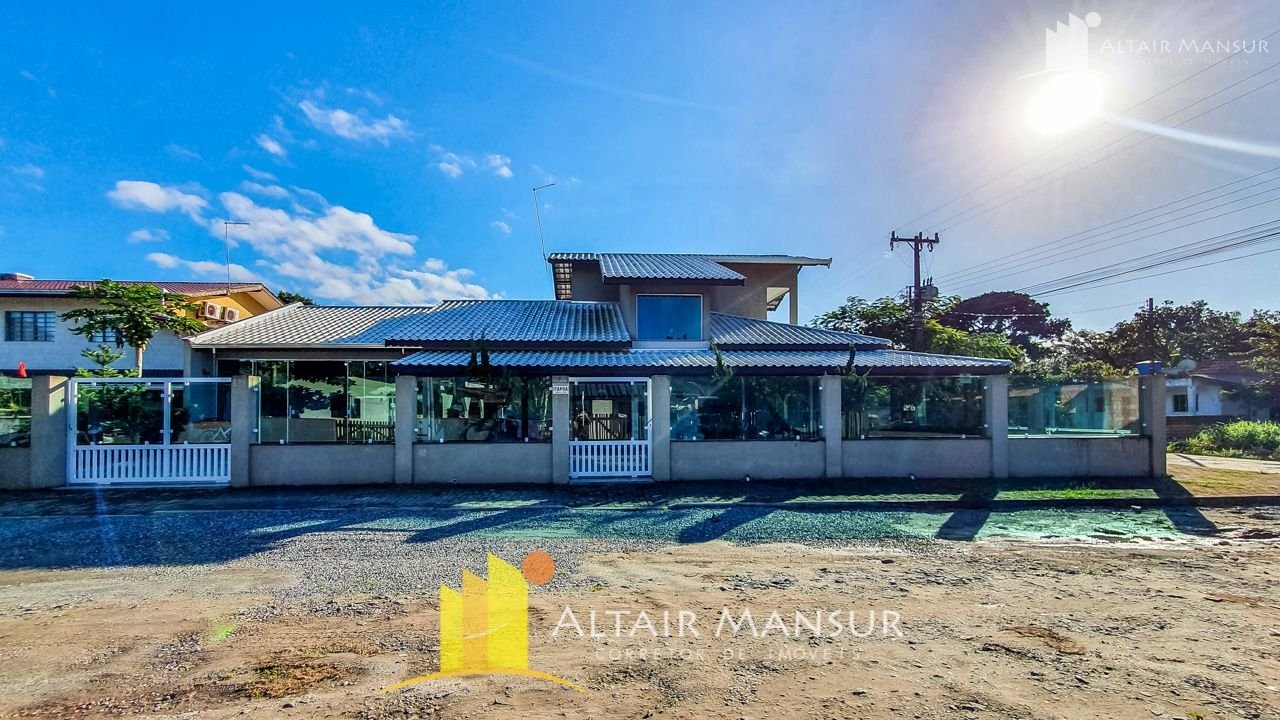 Casa à Venda em Itapoá SC – Santa Clara – Foto 4 | Altair Mansur Imóveis Foto 4 de Casa à Venda em Itapoá SC - Bairro Santa Clara - Altair Mansur Imóveis