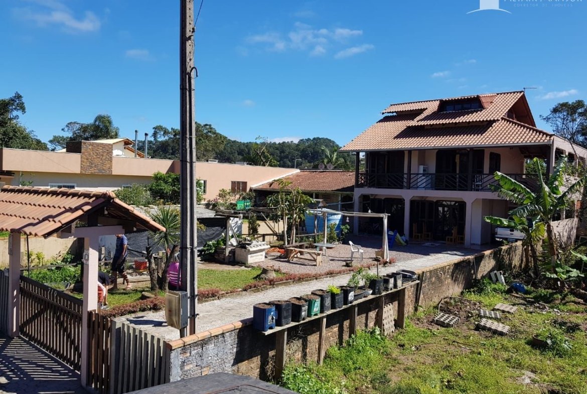 Sobrado à Venda 384m² – 3 Quartos(2 suítes) – Princesa do Mar, Itapoá – SC