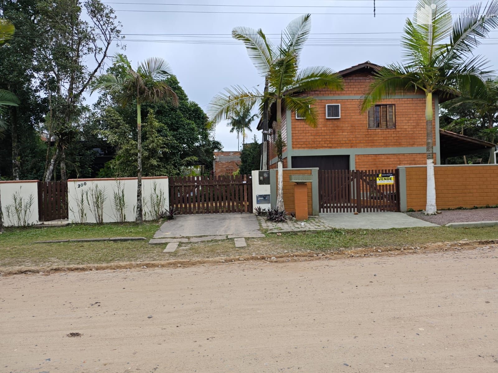 Casa à Venda em Itapoá SC – Continental – Foto 1 | Altair Mansur Imóveis Foto 1 de Casa à Venda em Itapoá SC - Bairro Continental - Altair Mansur Imóveis