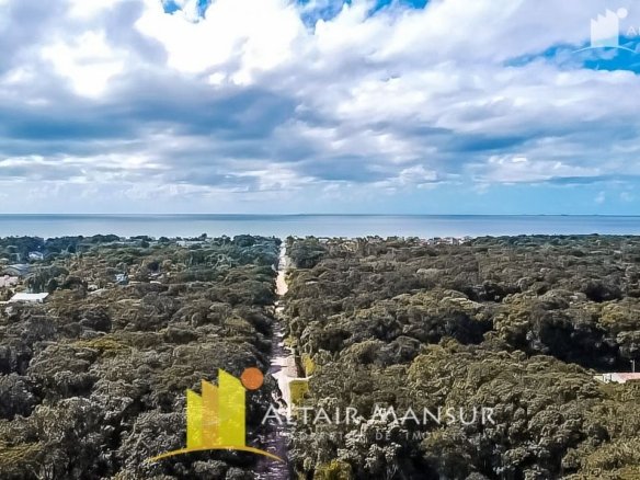 Foto 1 de Terreno à Venda em Itapoá SC - Bairro Balneário Garuva - Altair Mansur Imóveis