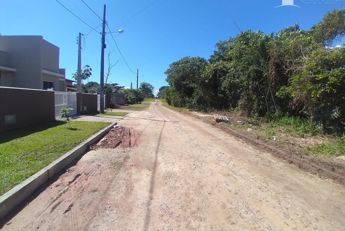 Casa Nova à Venda Perto do Mar, 2 quartos, 1 vaga – Brandalize, Itapoá – SC
