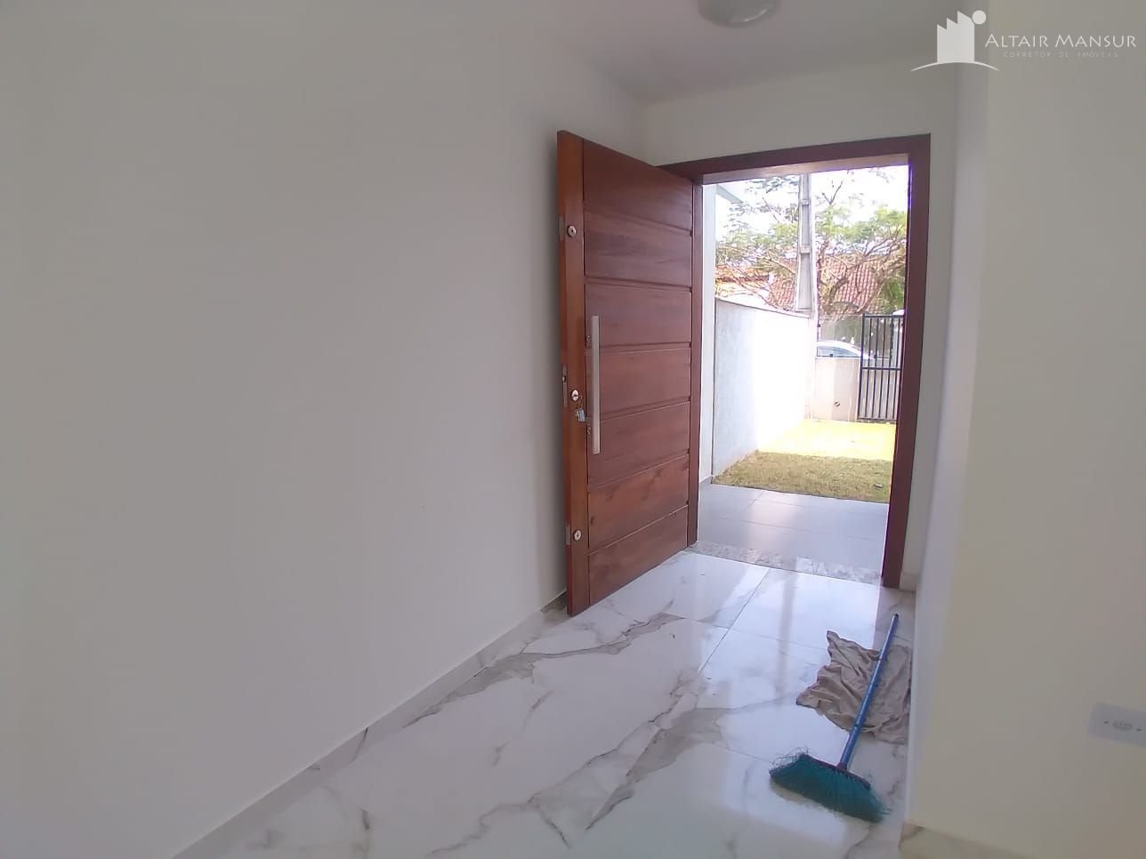 Sobrado Novo à Venda, Piscina, Churrasqueira, 300m do Mar, Cambijú, Itapoá – SC – Foto 24 | Altair Mansur Imóveis Sobrado Novo à Venda, Piscina, Churrasqueira, 300m do Mar, Cambijú, Itapoá – SC