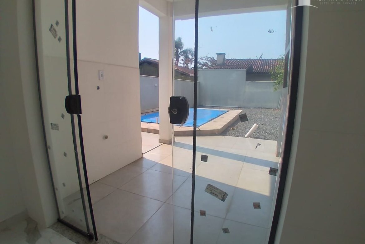 Sobrado Novo à Venda, Piscina, Churrasqueira, 300m do Mar, Cambijú, Itapoá – SC