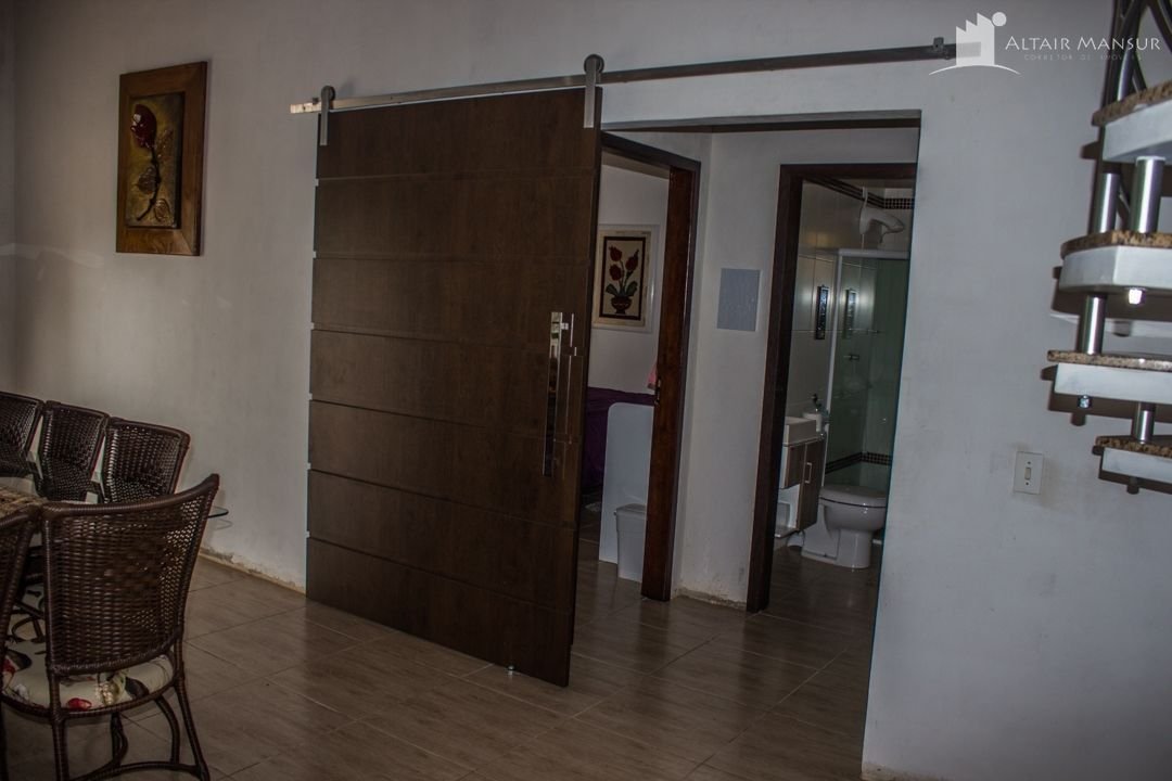 Sobrado Alto Padrão à Venda 420m² – Mobiliado, c/ Mezanino – Brasília, Itapoa/SC