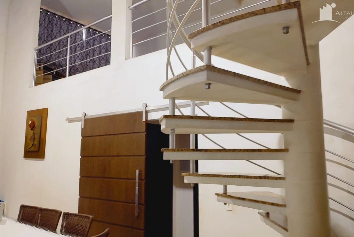 Sobrado Alto Padrão à Venda 420m² – Mobiliado, c/ Mezanino – Brasília, Itapoa/SC