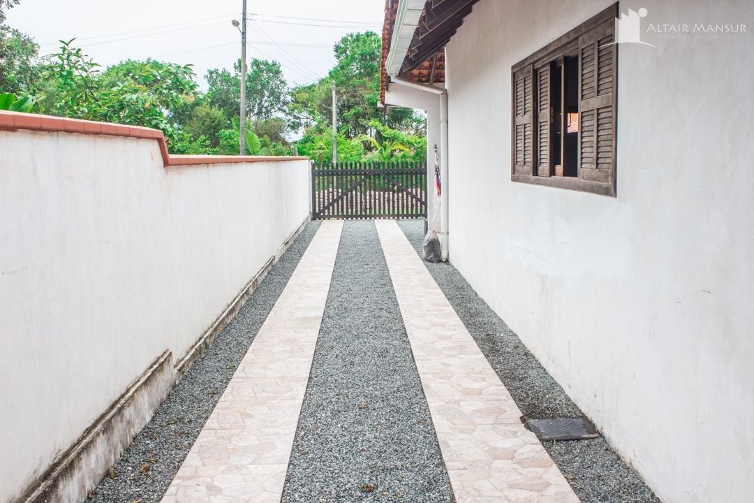 Foto 7 de Sobrado à Venda em Itapoá SC - Bairro Balneário Brasília - Altair Mansur Imóveis