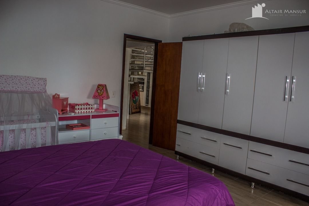 Sobrado Alto Padrão à Venda 420m² – Mobiliado, c/ Mezanino – Brasília, Itapoa/SC