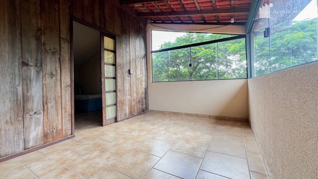 Sobrado à Venda 7 dormitórios 1 suítes Terreno 708m² Itapema do Norte, Itapoá SC