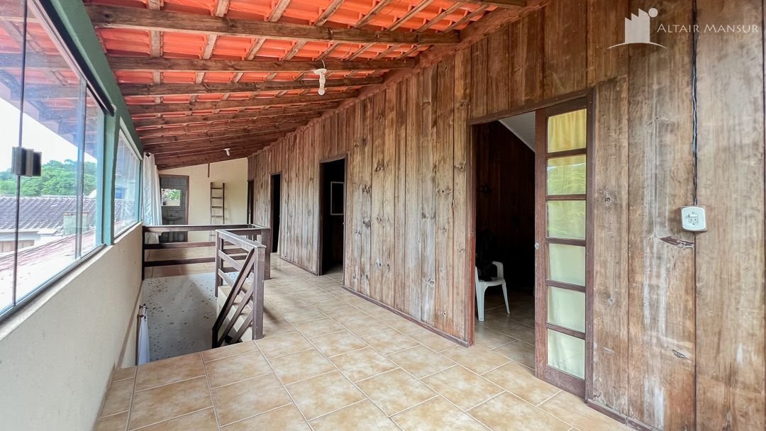 Sobrado à Venda 7 dormitórios 1 suítes Terreno 708m² Itapema do Norte, Itapoá SC