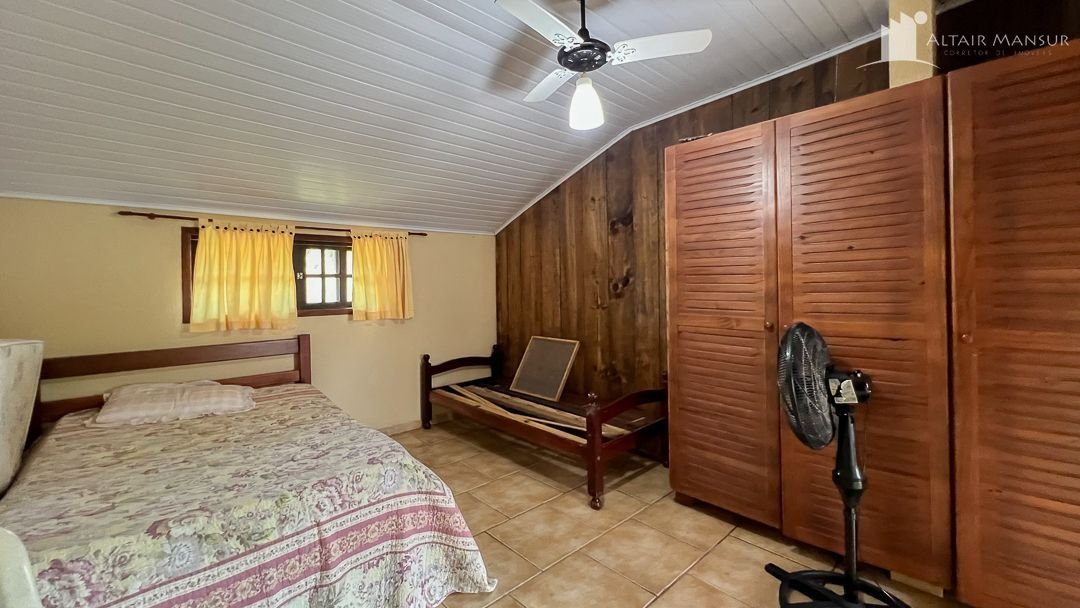 Sobrado à Venda 7 dormitórios 1 suítes Terreno 708m² Itapema do Norte, Itapoá SC