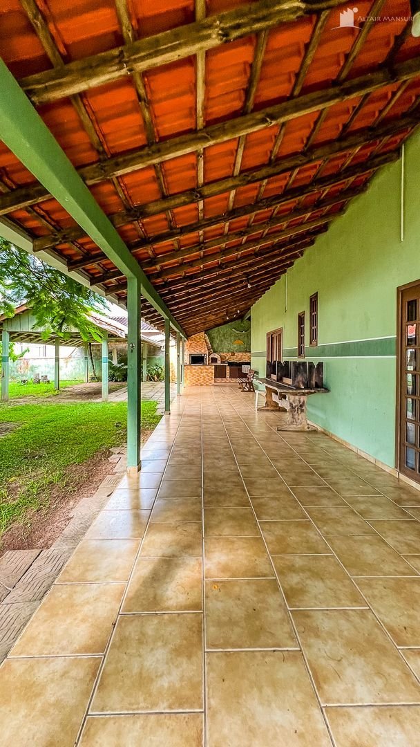 Sobrado à Venda 7 dormitórios 1 suítes Terreno 708m² Itapema do Norte, Itapoá SC