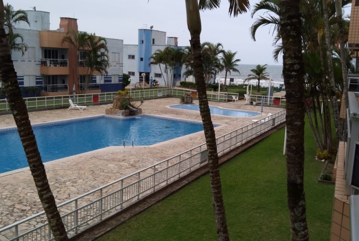 Apartamento em condominio Beira mar com piscina