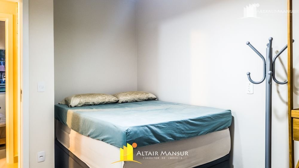 Apartamento beira mar com piscinas