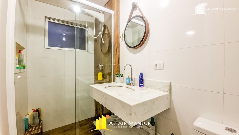 Apartamento beira mar com piscinas