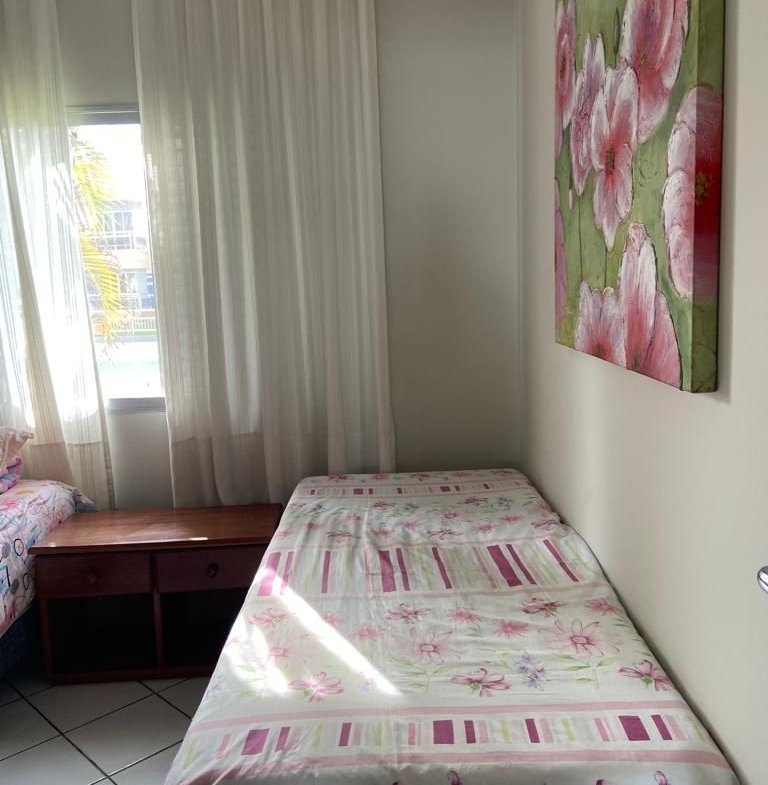 Apartamento condominio frente mar