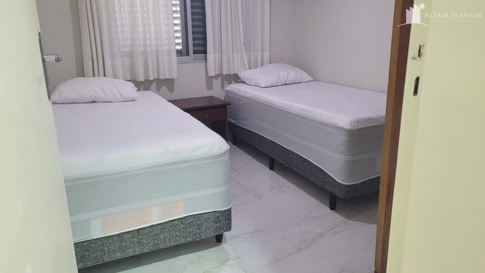 Apartamento condominio frente mar