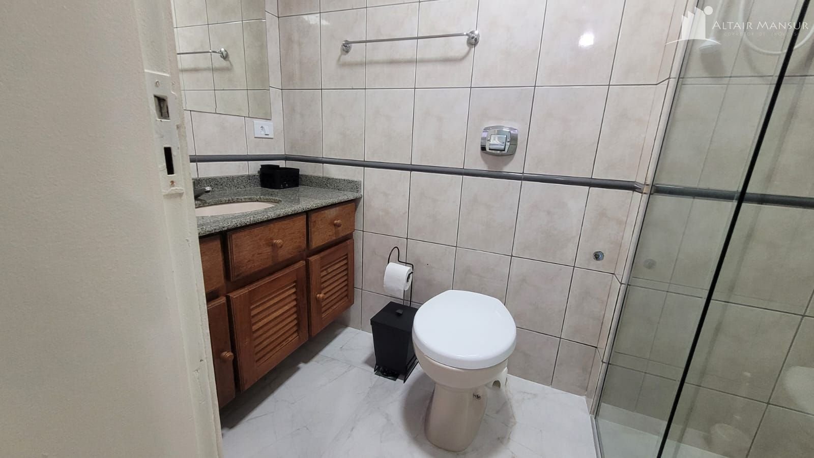 Apartamento condominio frente mar