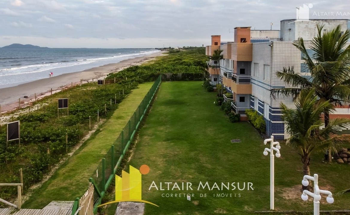 Apartamento condominio frente mar