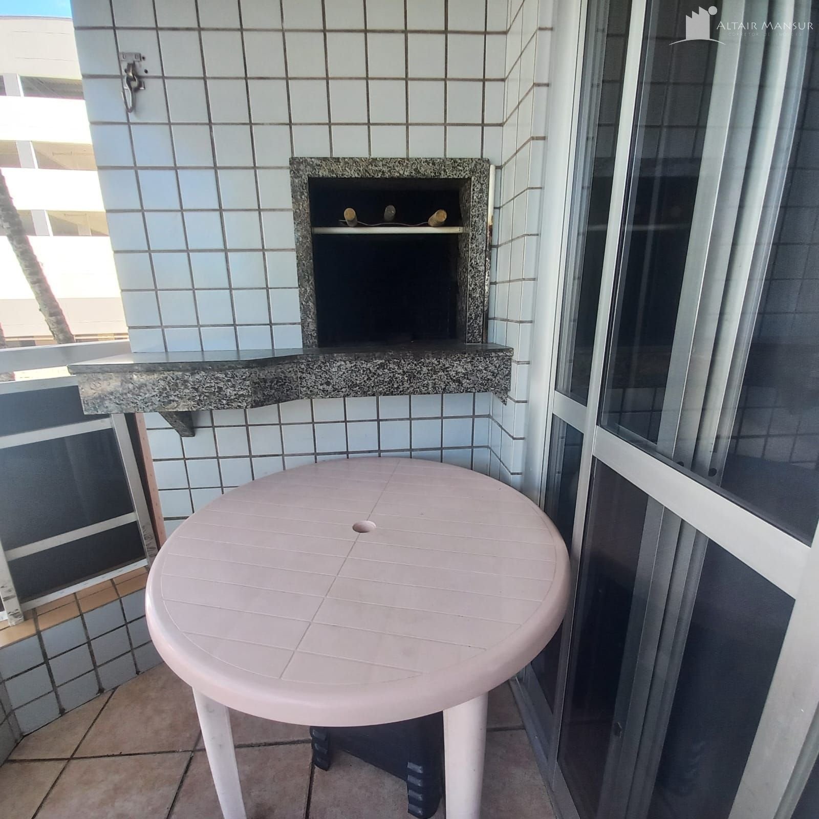 Apartamento de 3 quartos beira mar no Paese