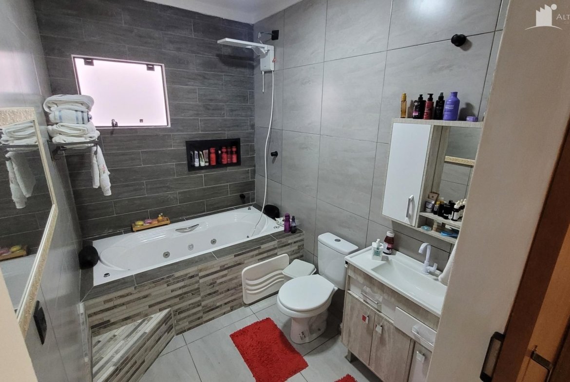 Casa com 3 dormitórios no Cambiju
