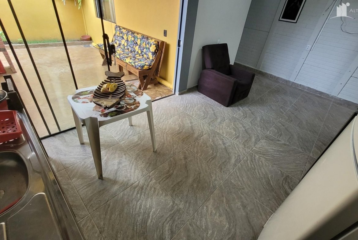 Casa com 3 dormitórios no Cambiju