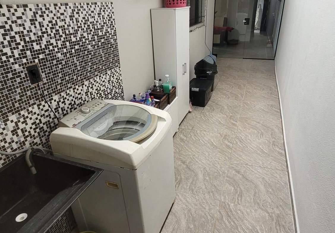 Casa com 3 dormitórios no Cambiju