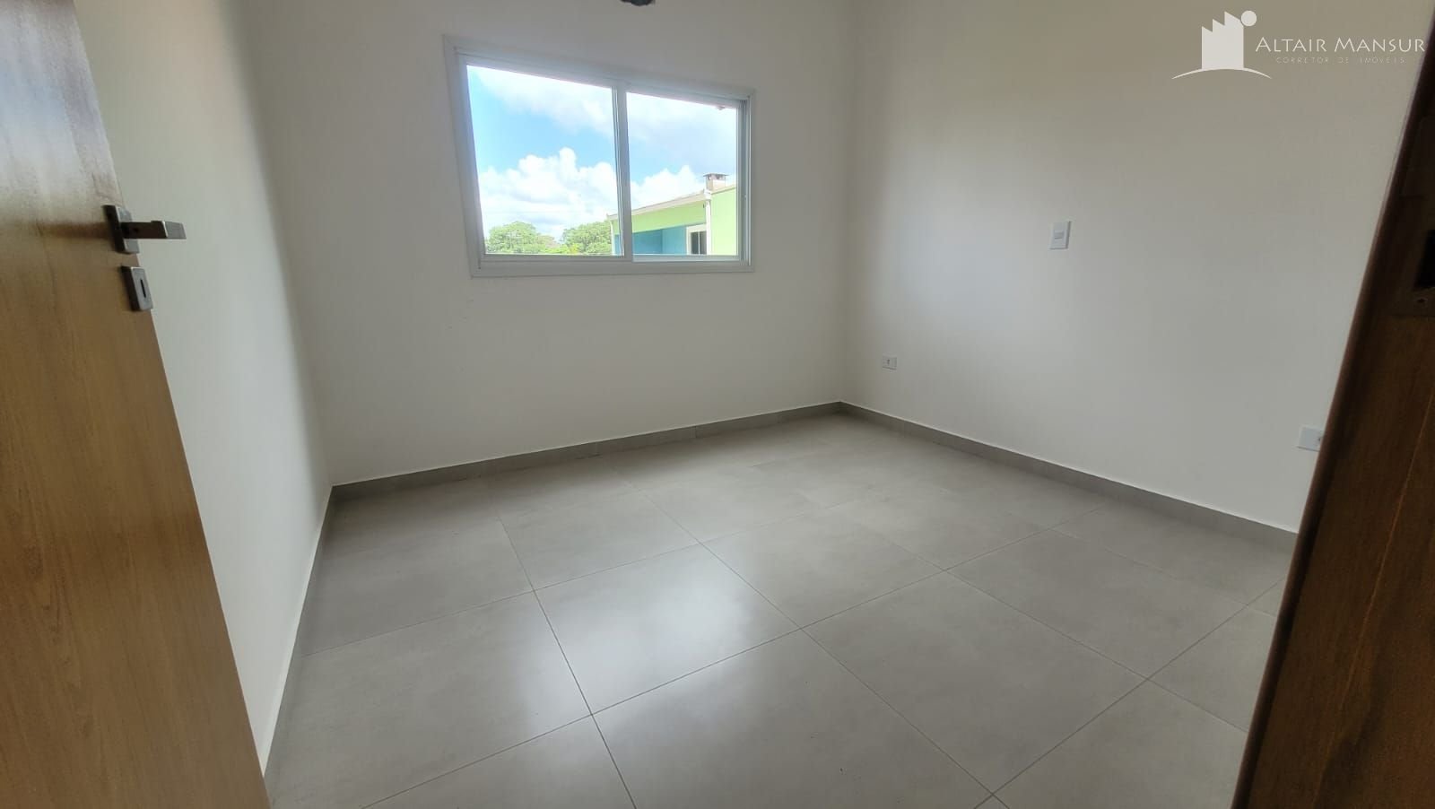 Sobrado Balneário Cambiju