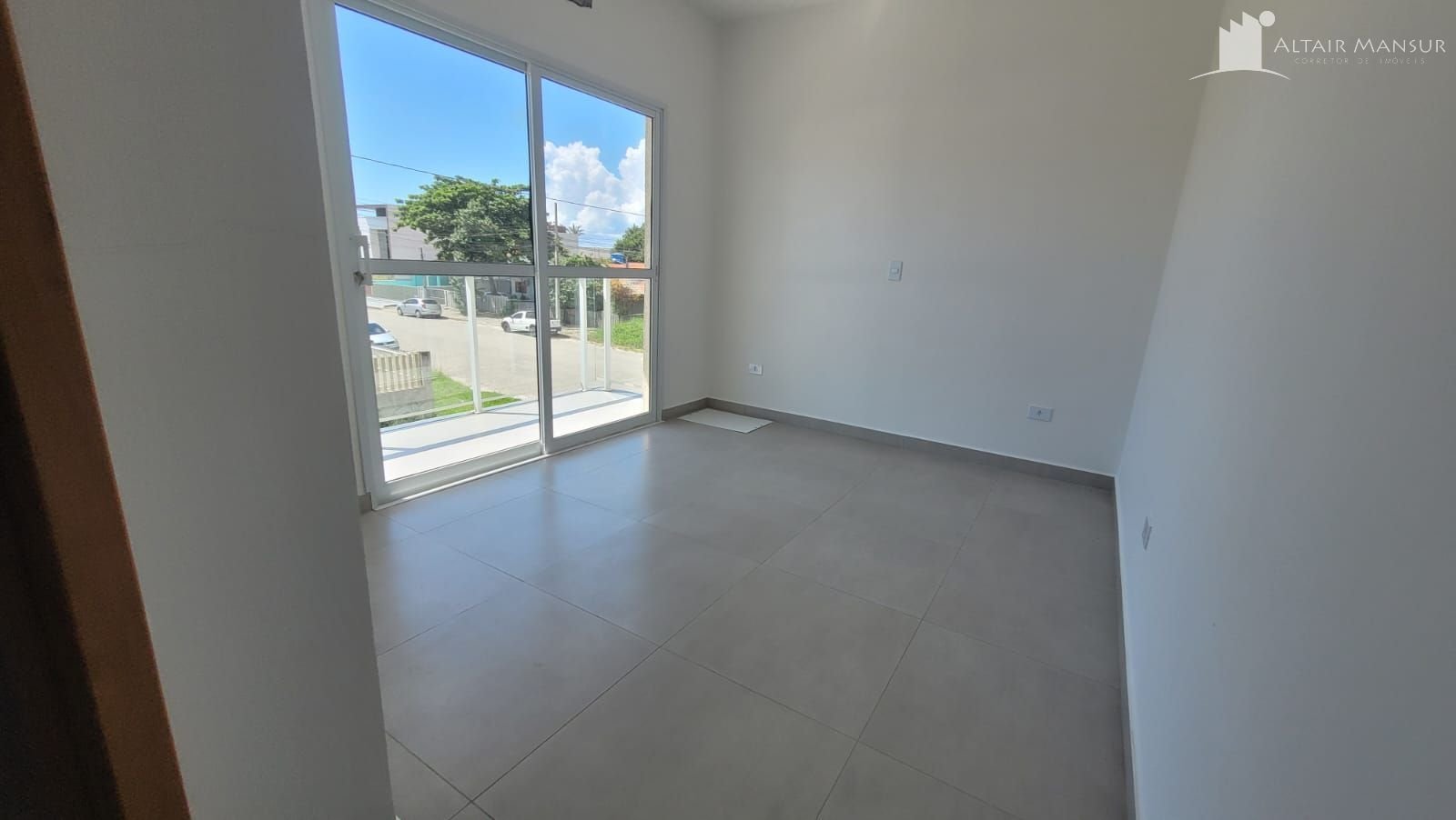 Sobrado Balneário Cambiju