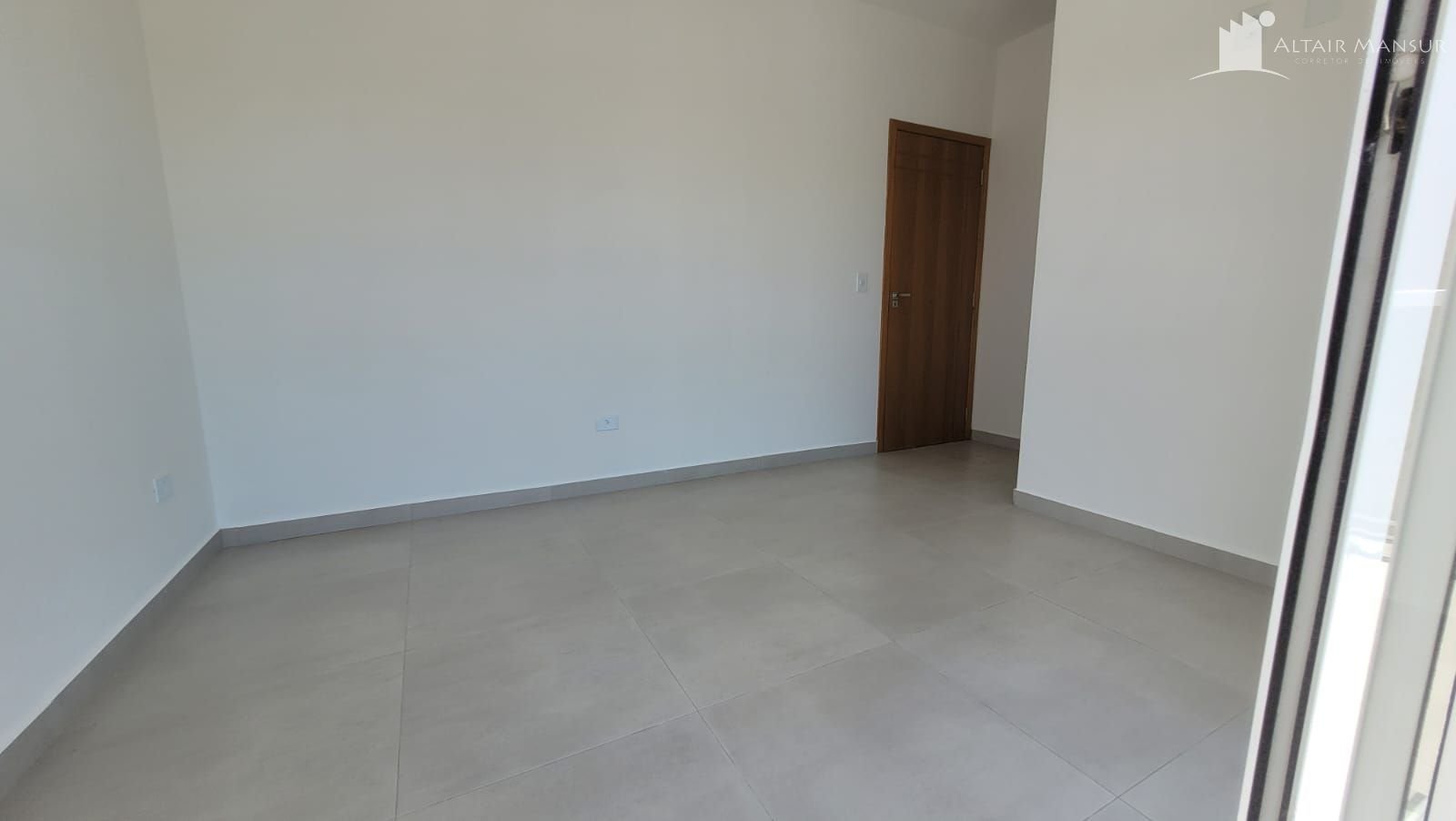 Sobrado Balneário Cambiju