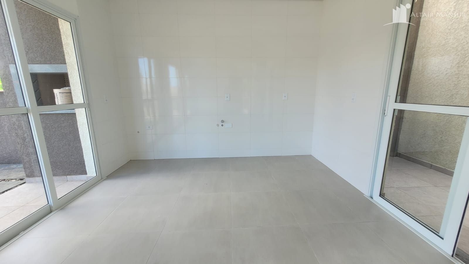 Casa à Venda em Itapoá SC – Cambijú – Foto 8 | Altair Mansur Imóveis Foto 8 de Casa à Venda em Itapoá SC - Bairro Cambijú - Altair Mansur Imóveis