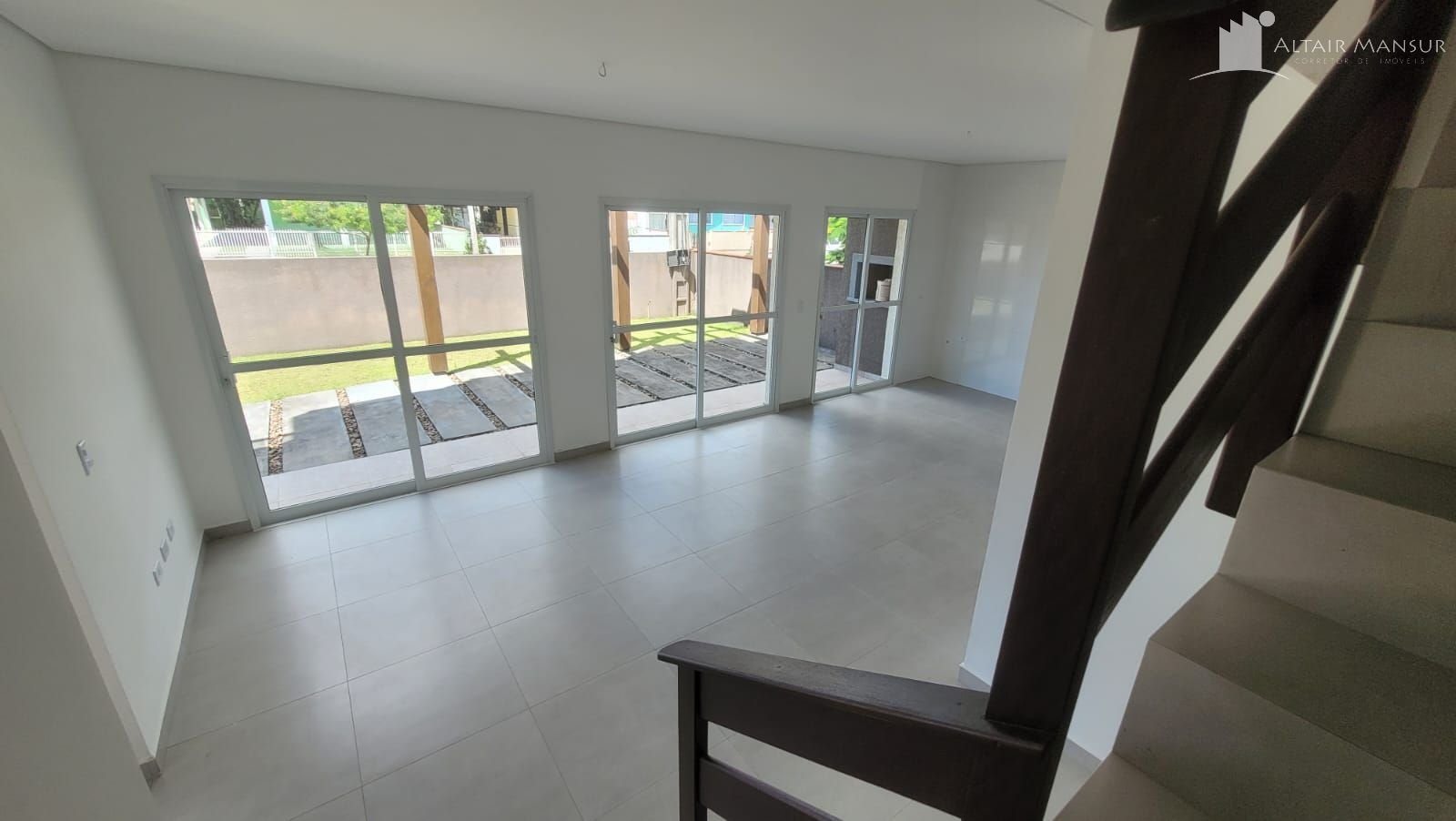 Sobrado Balneário Cambiju