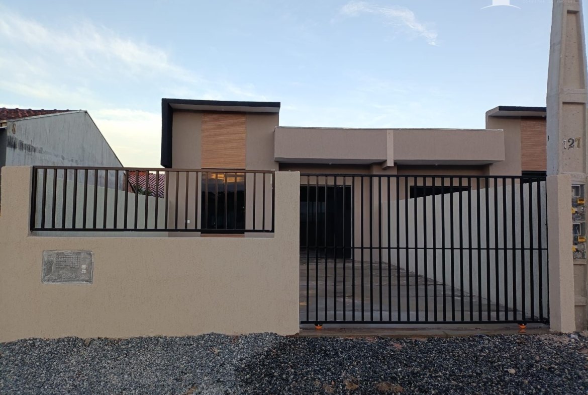 Foto 1 de Casa à Venda em Itapoá SC - Bairro São José - Altair Mansur Imóveis
