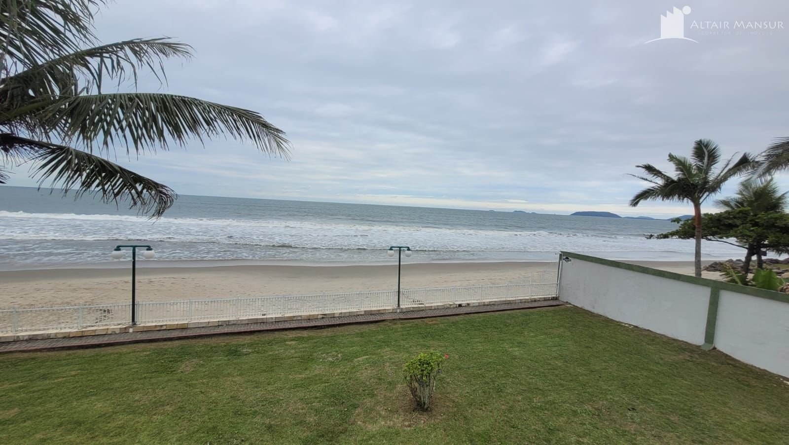 Foto 1 de Casa à Venda em Itapoá SC - Bairro Maresia - Altair Mansur Imóveis