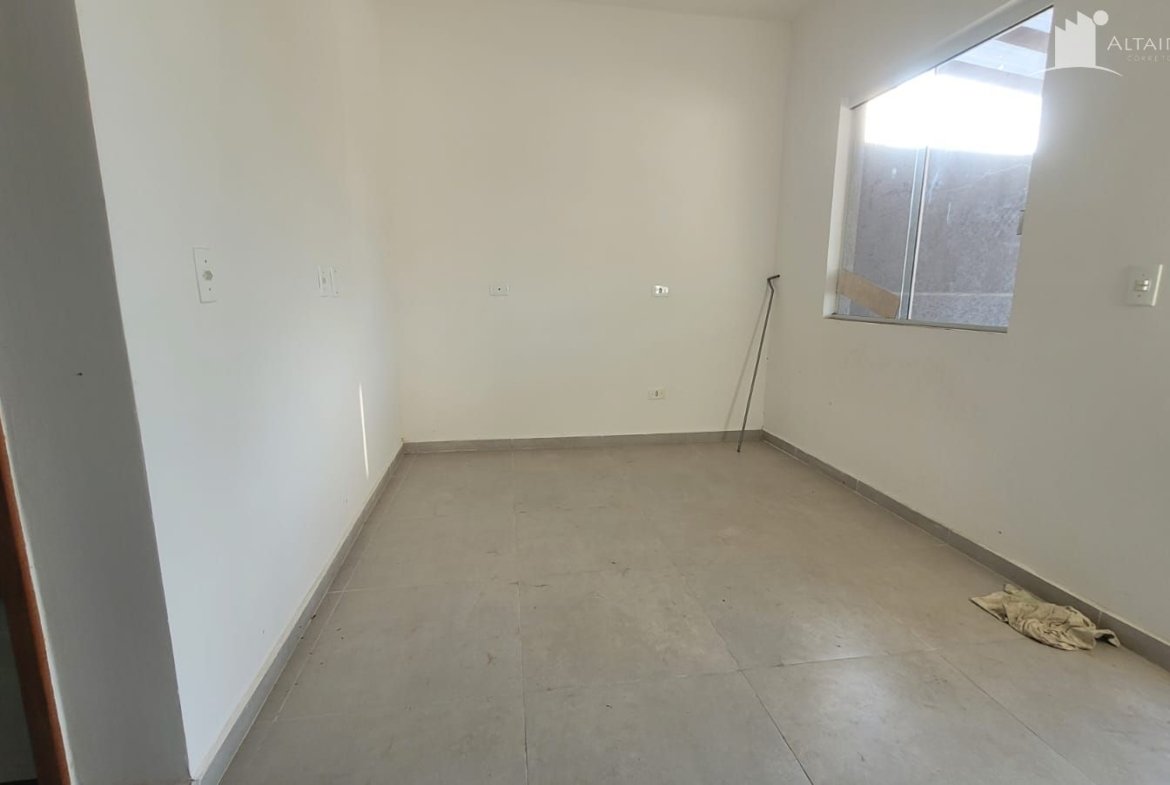 Casa com 2 dormittórios sendo 1 suíte
