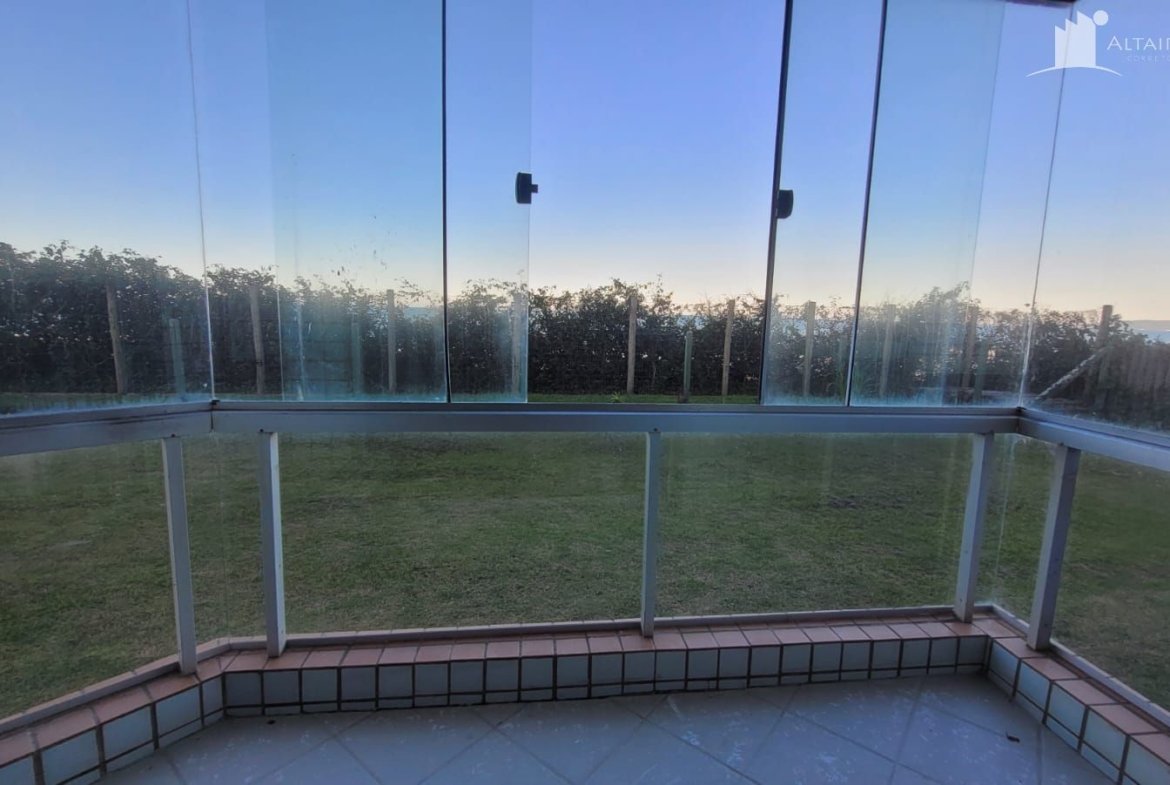 Apartamento em condominio Beira mar pé na areia