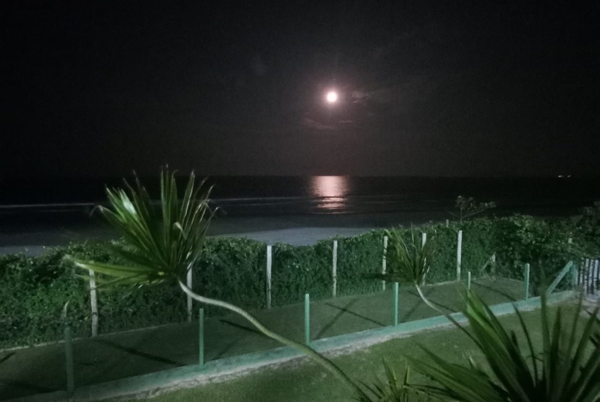 Apartamento frente mar com 3 quartos 2 vagas