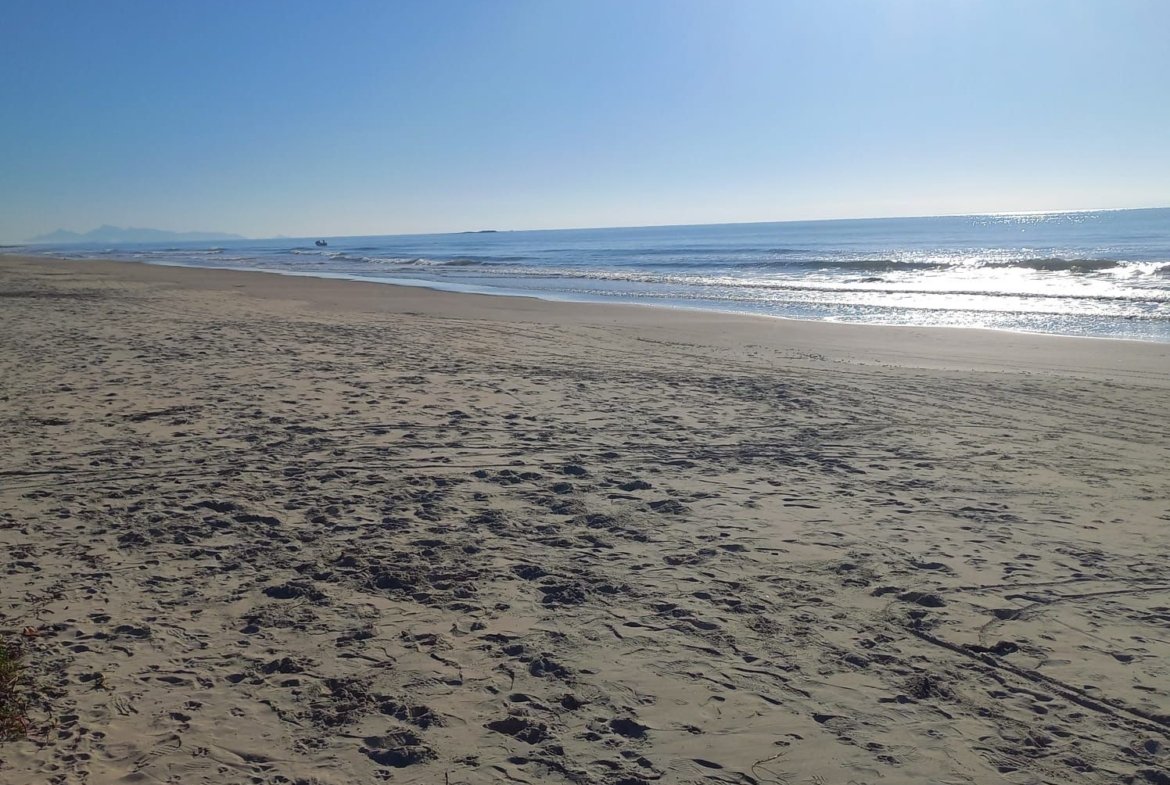 Apartamento frente mar com 3 quartos 2 vagas