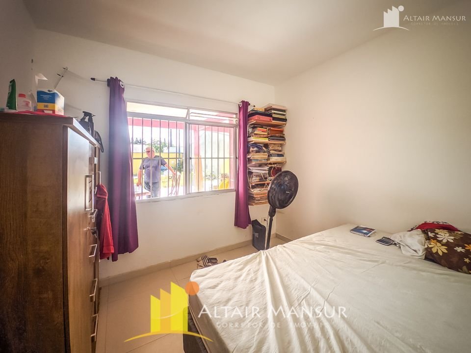 Sobrado à Venda – 4 Quartos, 3 Vagas, Varanda, Terreno Amplo – Gleba 1 Itapoá/SC