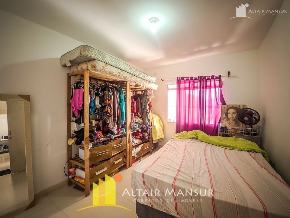 Sobrado à Venda – 4 Quartos, 3 Vagas, Varanda, Terreno Amplo – Gleba 1 Itapoá/SC