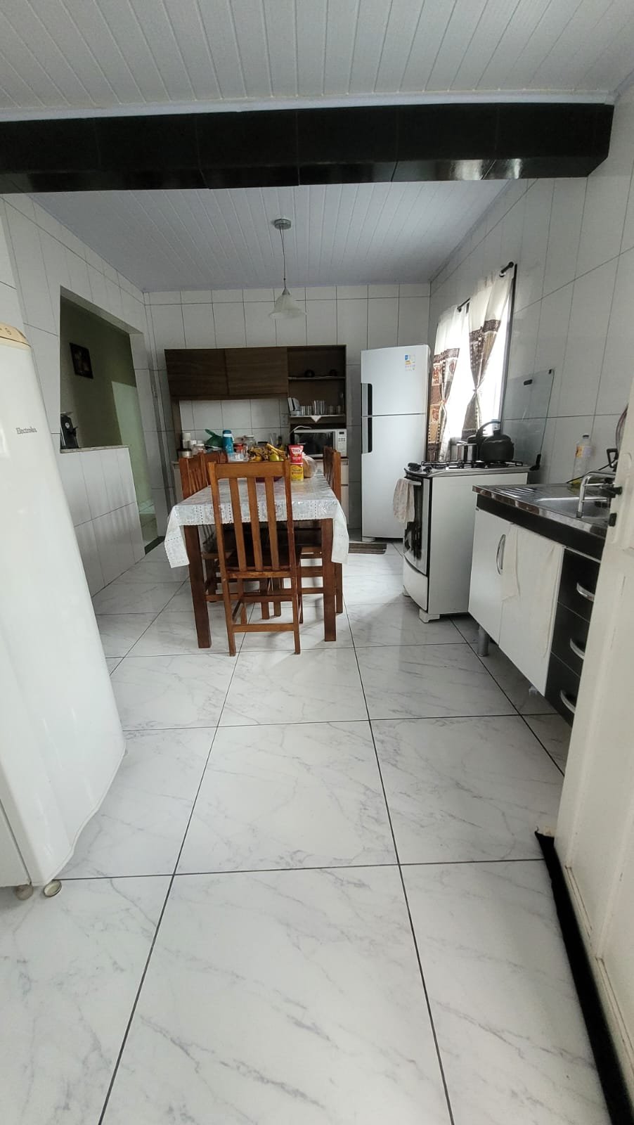 Casa com 3 quartos sendo duas suites