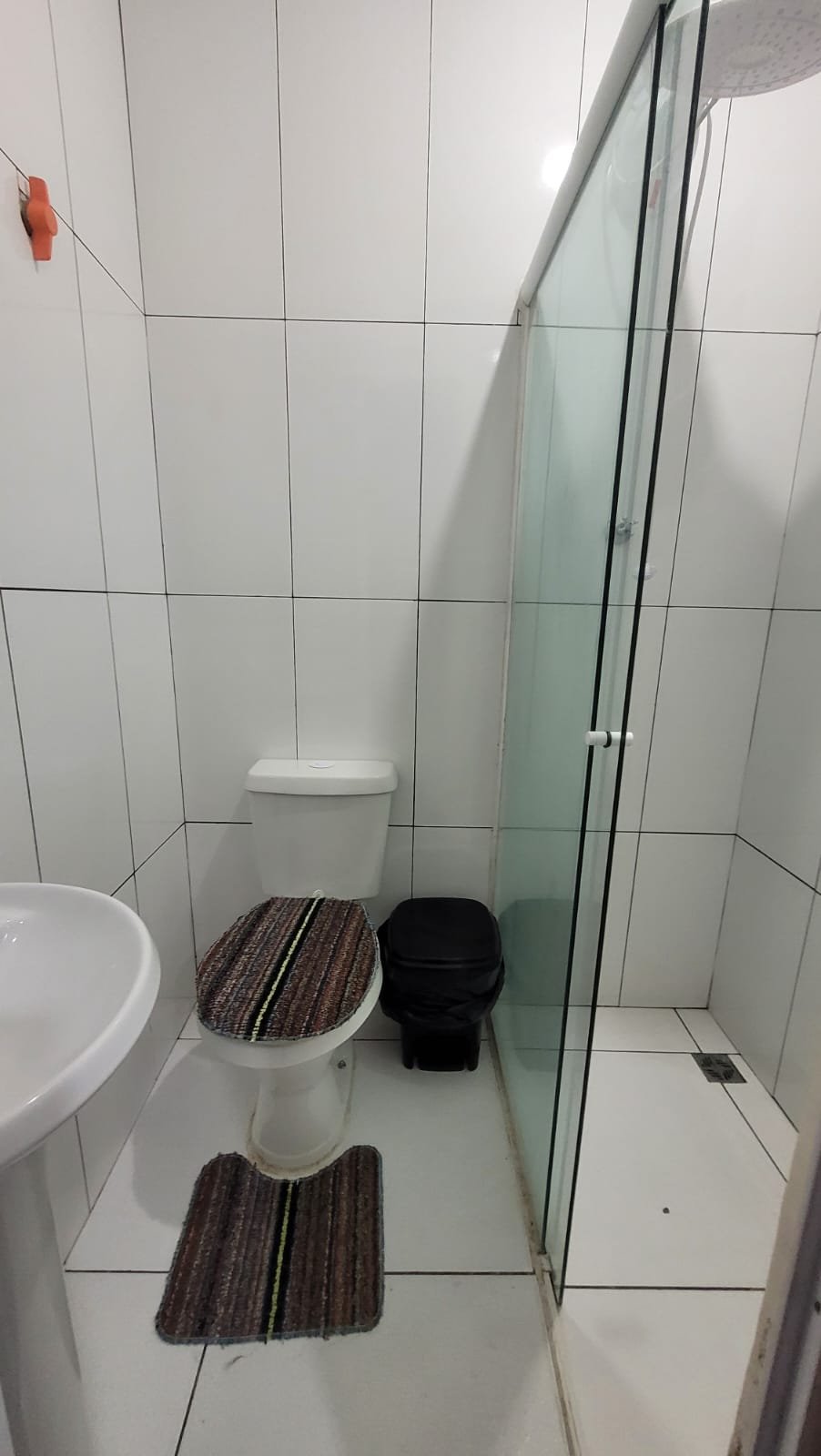 Casa com 3 quartos sendo duas suites