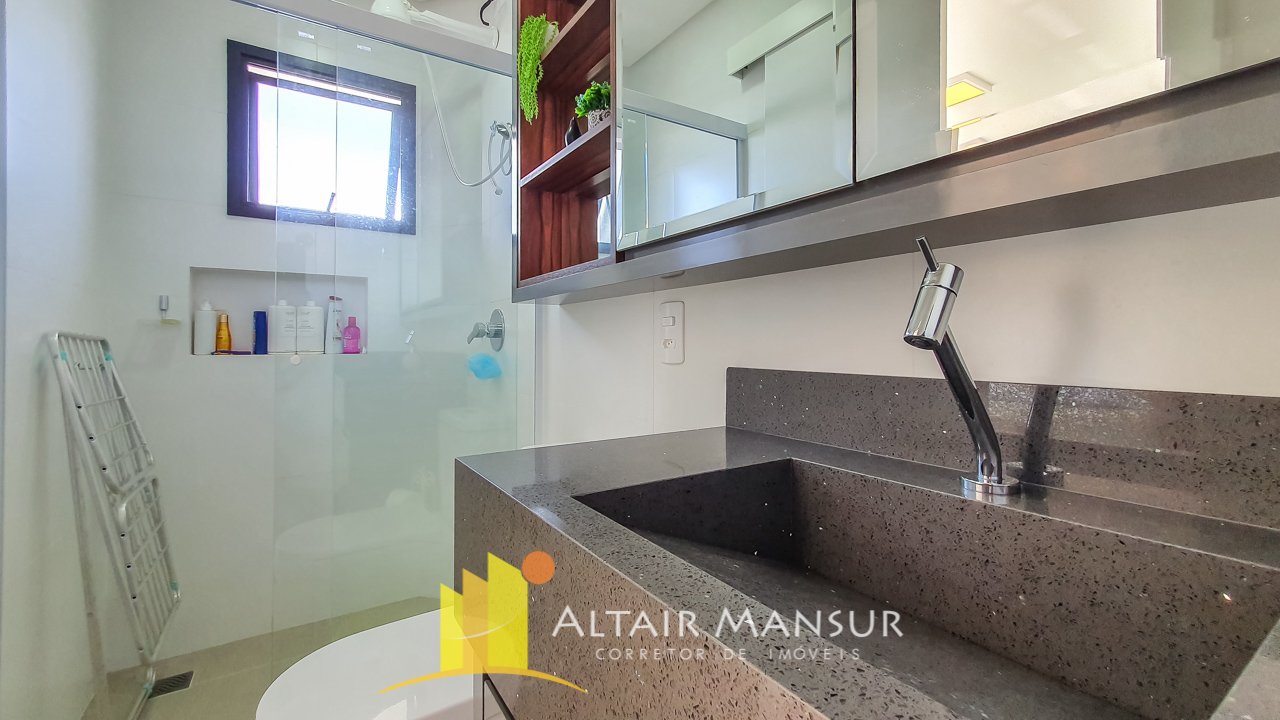 Apartamento em Itapema do Norte no Pedra Poá