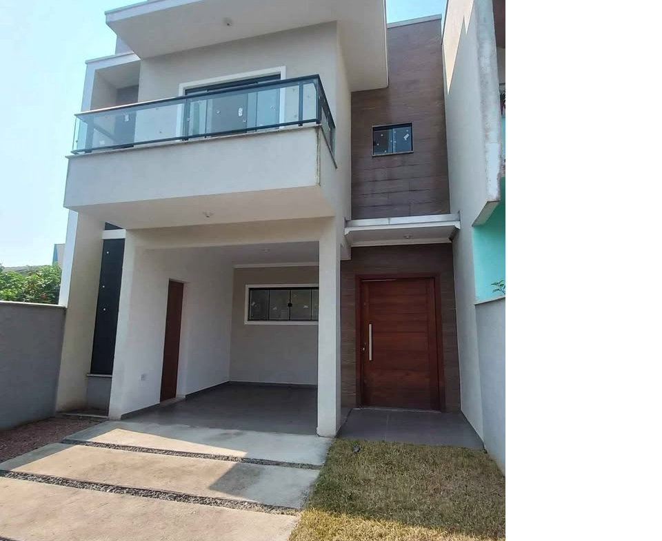 Sobrado Novo à Venda, Piscina, Churrasqueira, 300m do Mar, Cambijú, Itapoá – SC