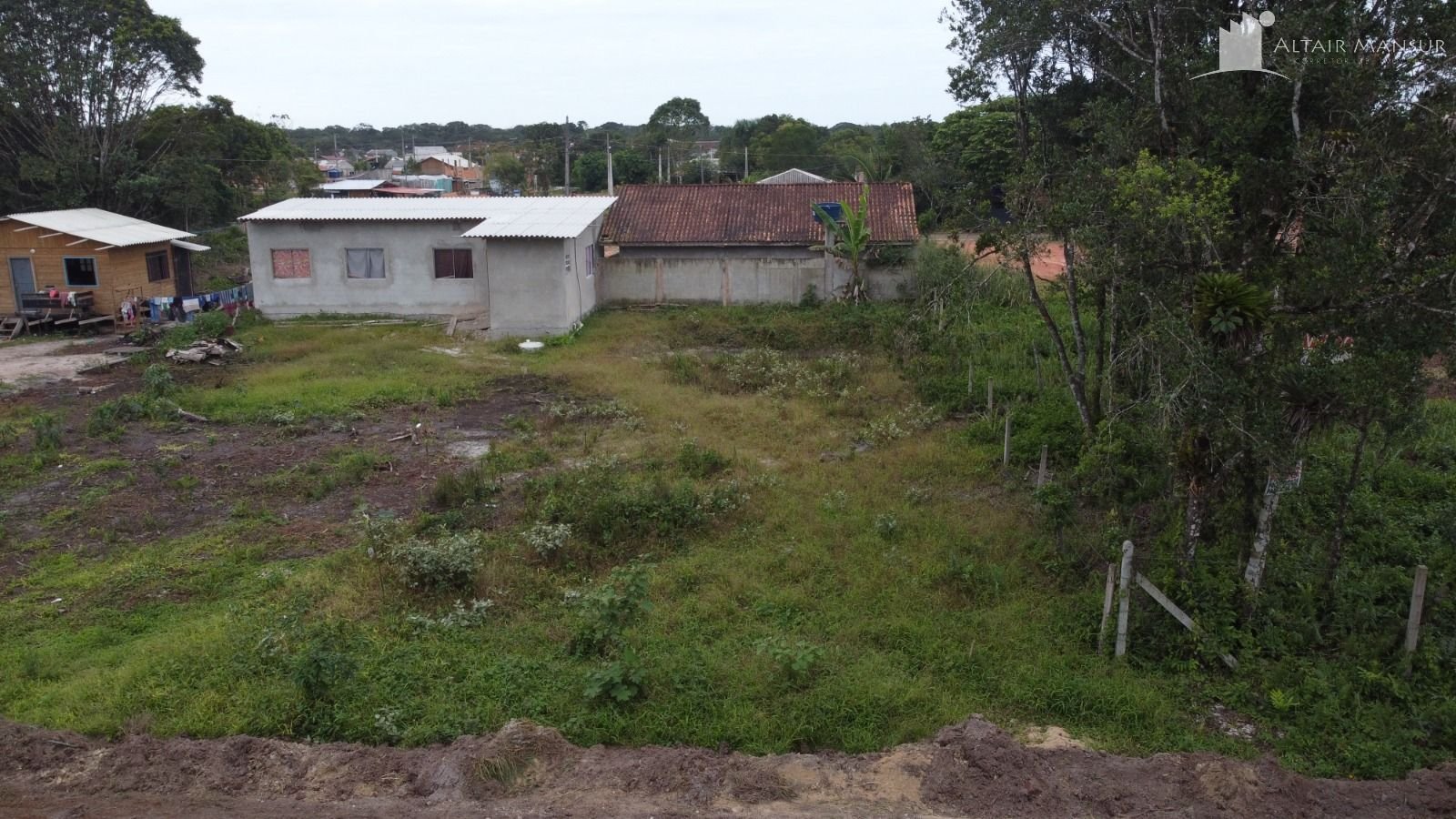Terreno limpo com 409 ,60 metros